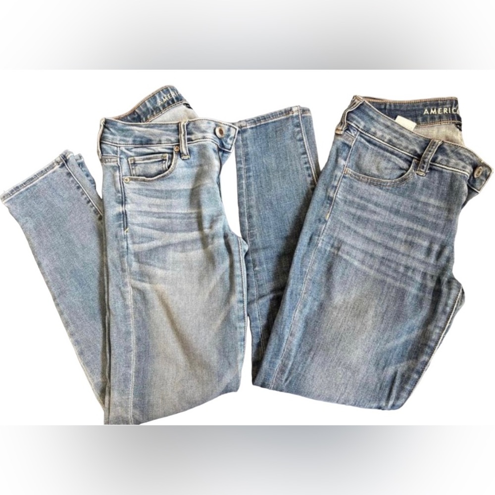 American Eagle 2 pairs of jeans